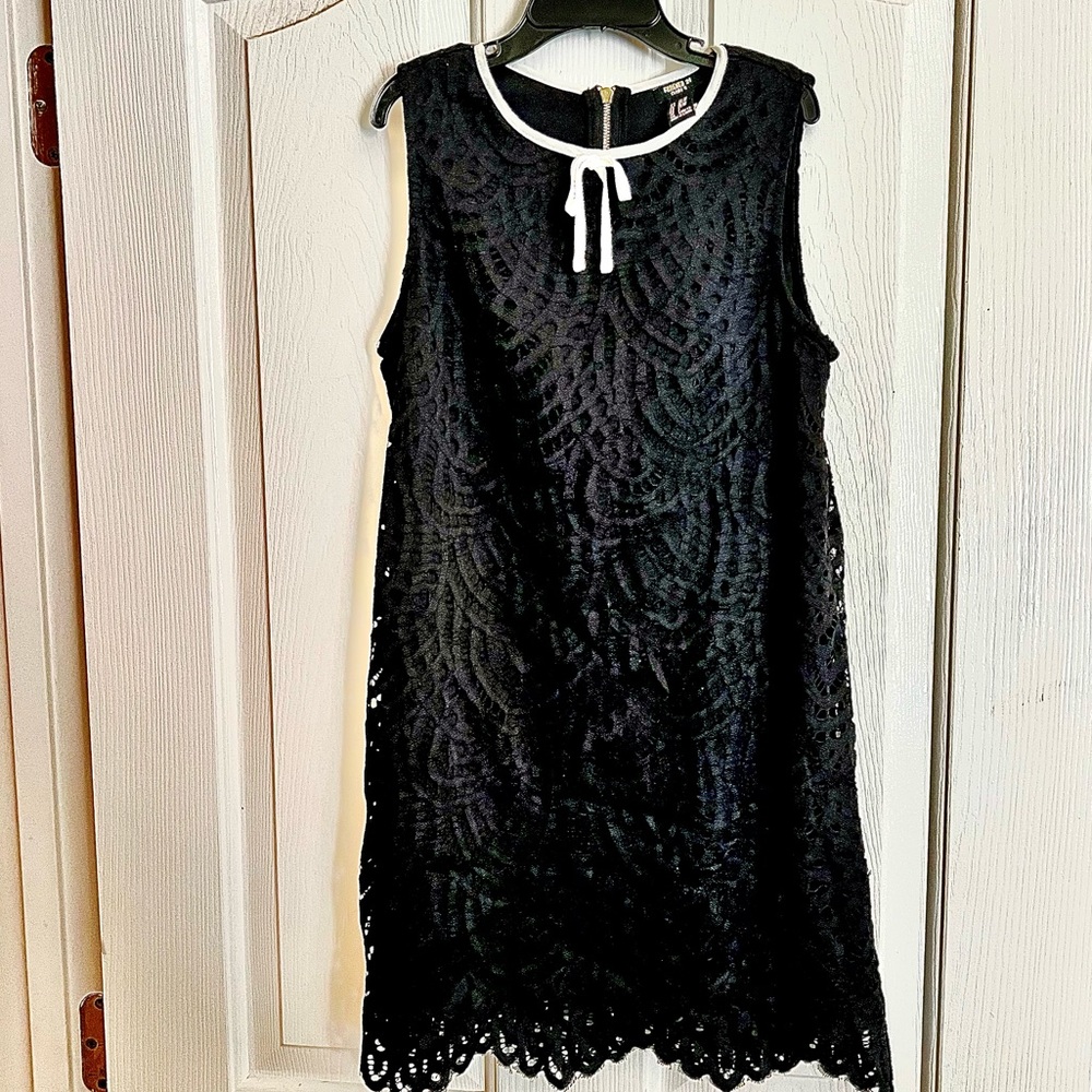 NWTS***FOREVER21 / GIRLS BLACK EYELET DRESS / SIZE 11//12